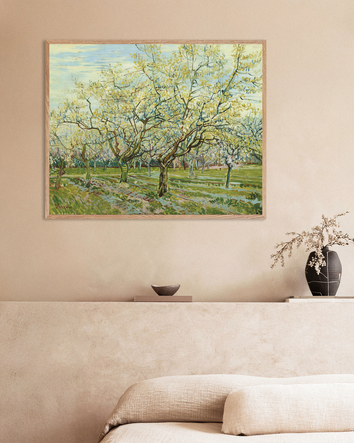 Poster med Den hvide frugthave (1888) af Vincent van Gogh, med ramme i naturtræ