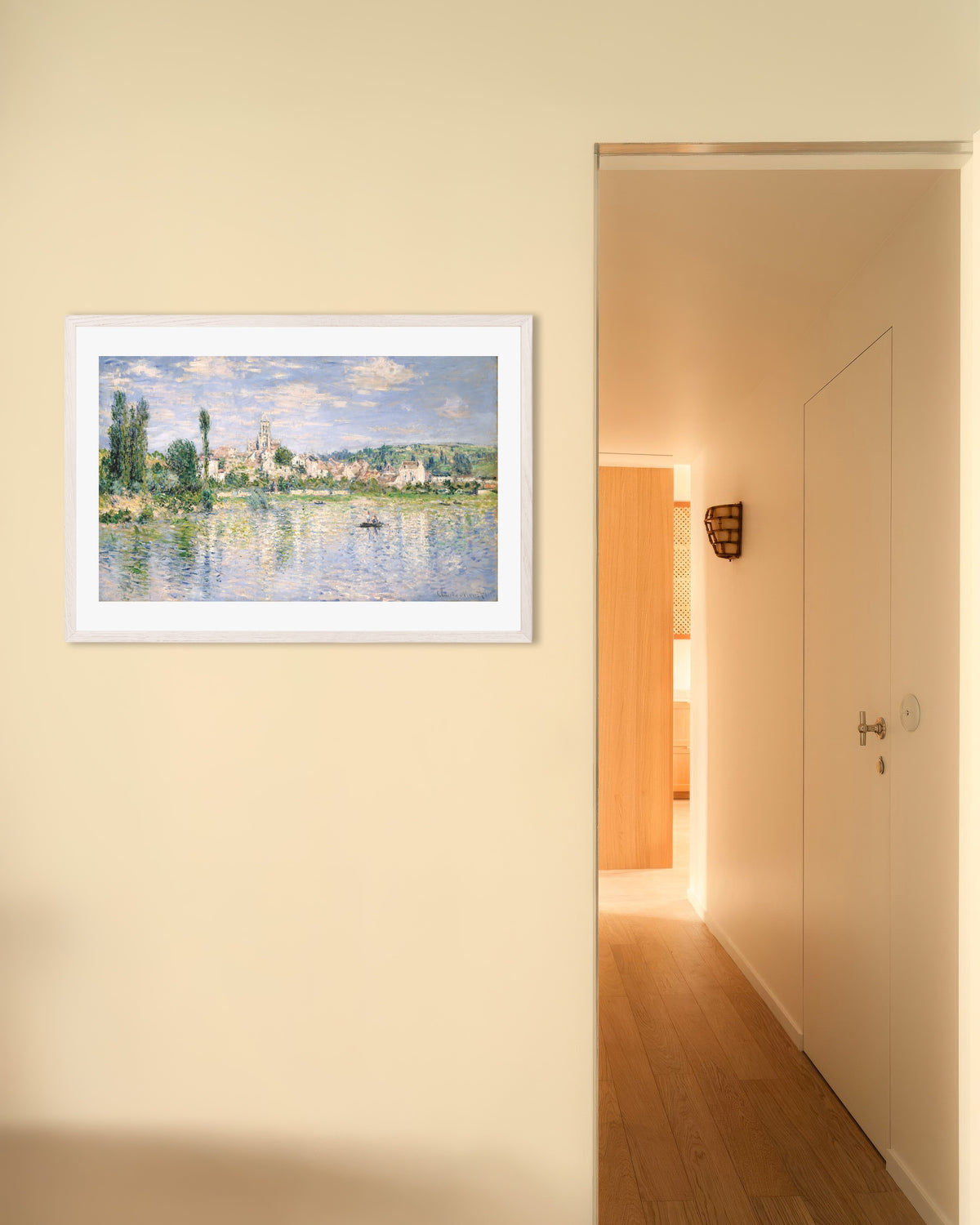 Plakat Vétheuil om sommeren (1880) af Claude Monet med hvid træramme
