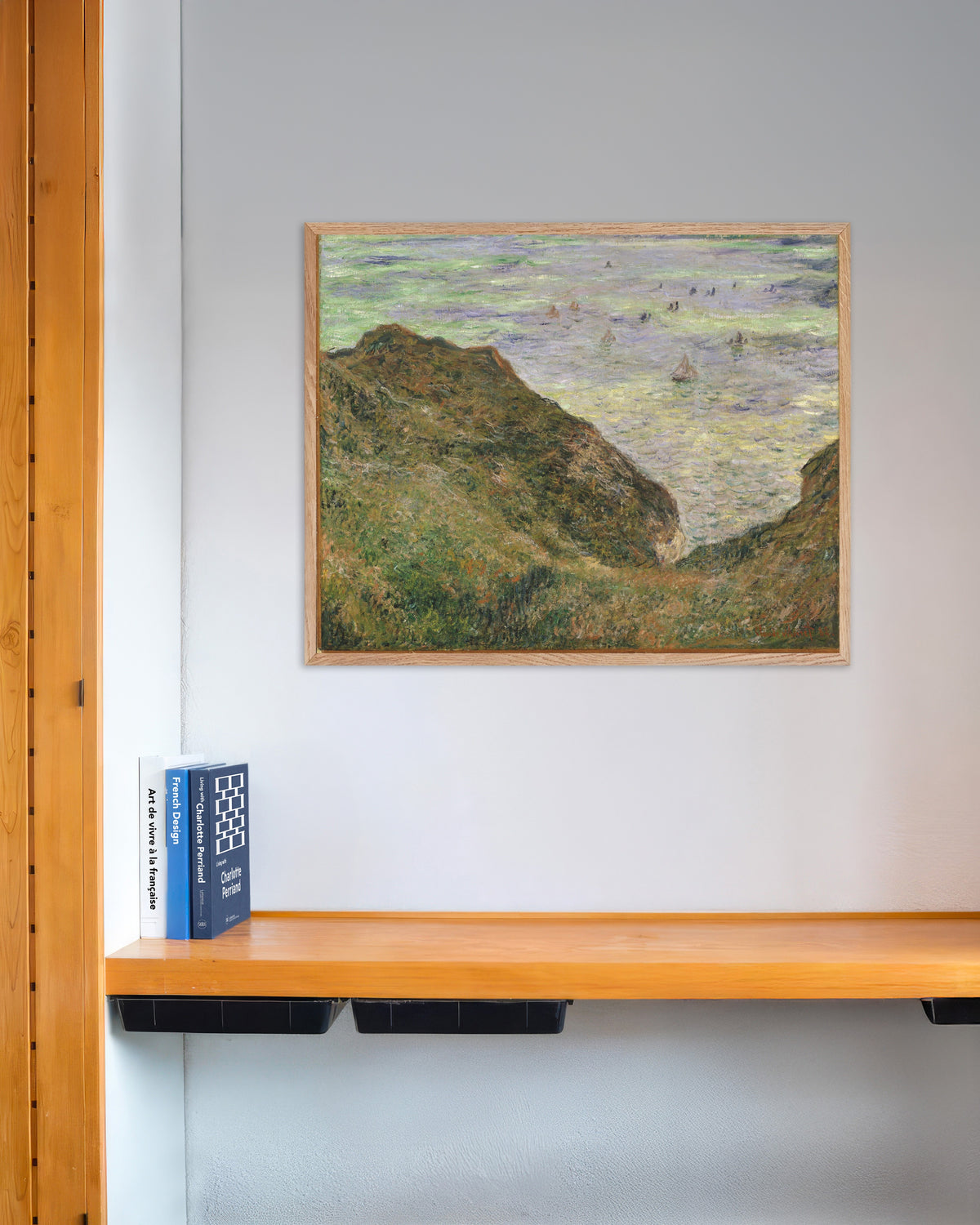 Plakat Udsigt over havet (1882) af Claude Monet med ramme i naturtræ