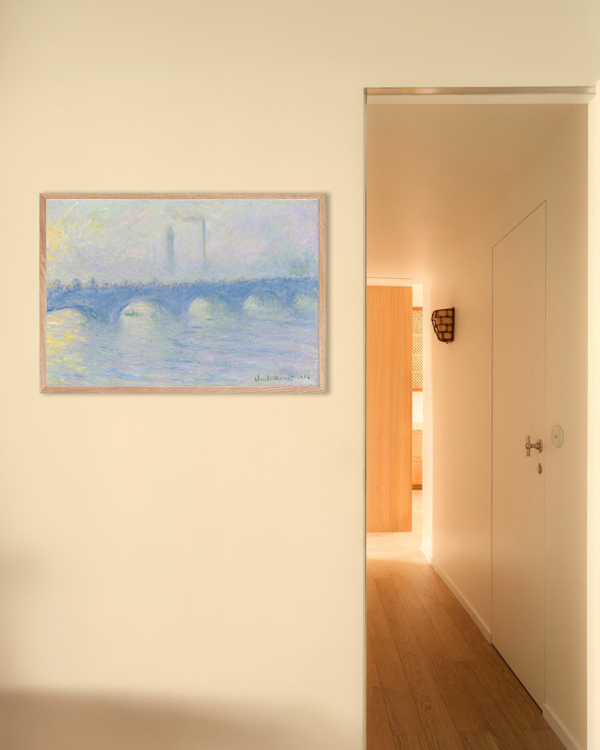 Plakat Waterloo Bridge, diset (1904) af Claude Monet med ramme i naturtræ