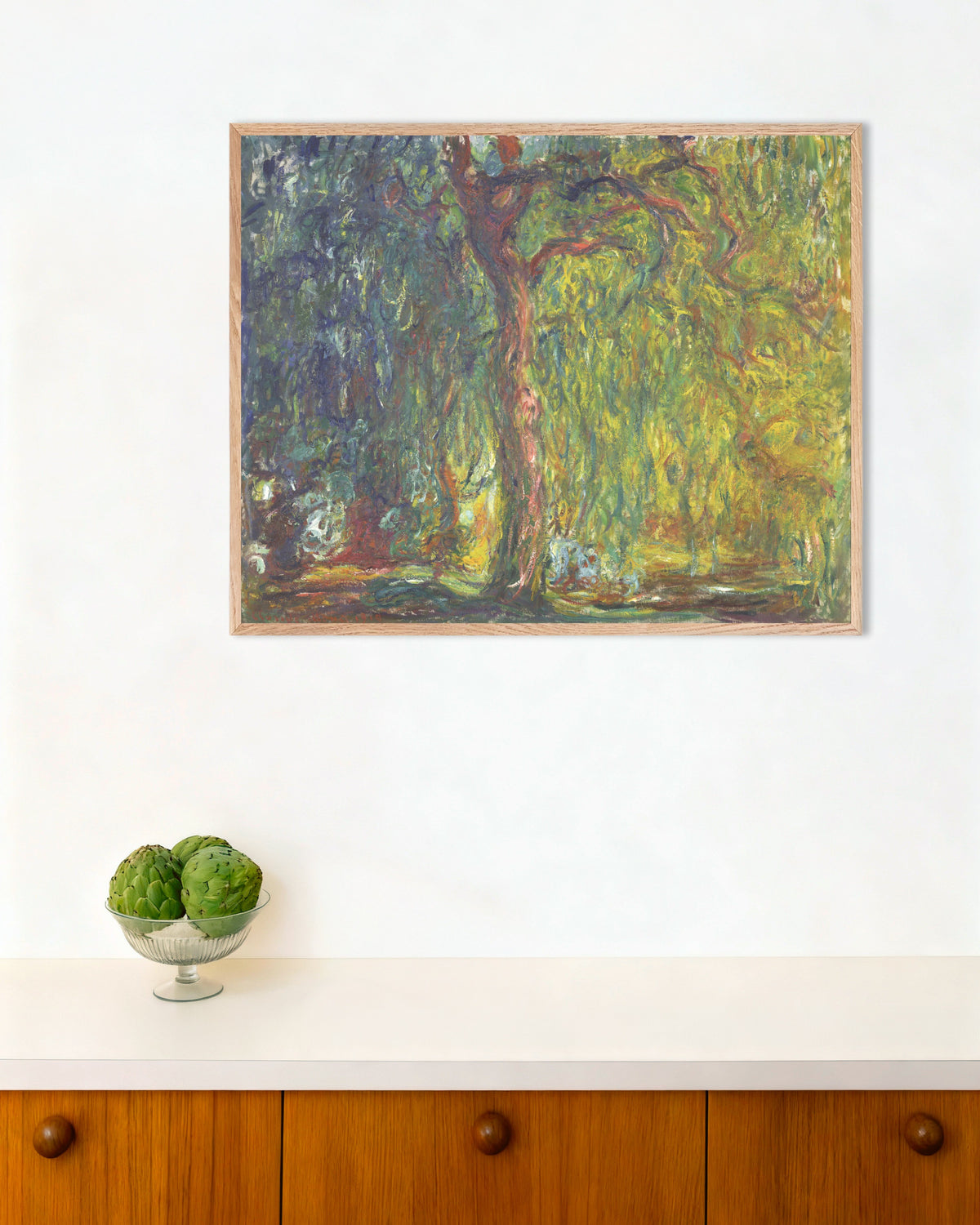 Plakat Grædepil (1918–1919) af Claude Monet med ramme i naturtræ